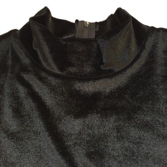 ❤️SOLD❤️ High Neck Vintage Top Black - Picture 3 of 8